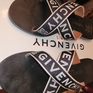 Givenchy criss cross logo slide